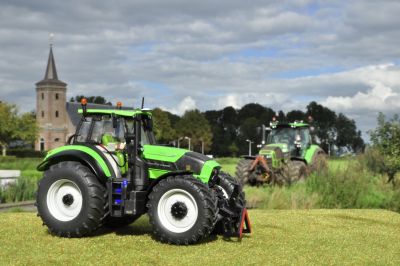 L.C.N. Beursmodel 2015 - Deutz-Fahr 7210 TTV | met 1:1 model